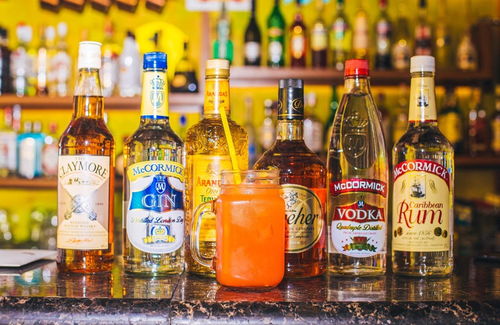 以藝術(shù)之名，約你上這家'一杯倒'的酒吧喝個(gè)痛快！